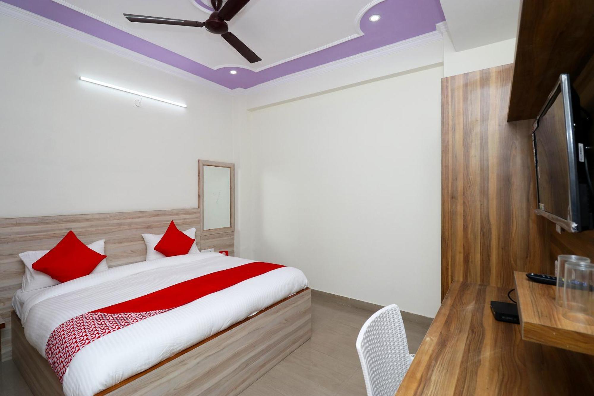 Collection O Meghna Residency Hotel Gurgaon Ngoại thất bức ảnh